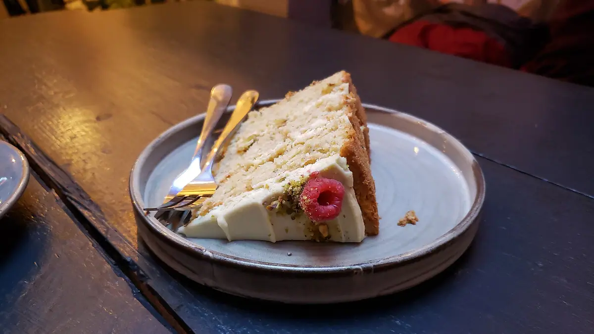 Cake House by Raven – cake shop in Leigh town centre